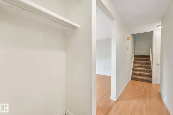 144 ROSELAND VG NW, Edmonton, AB T5E 5R6