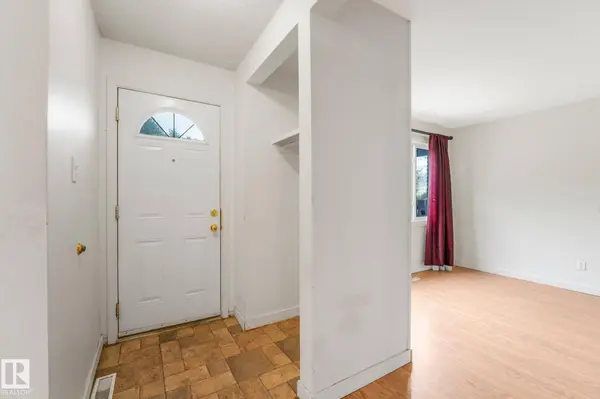 144 ROSELAND VG NW, Edmonton, AB T5E 5R6
