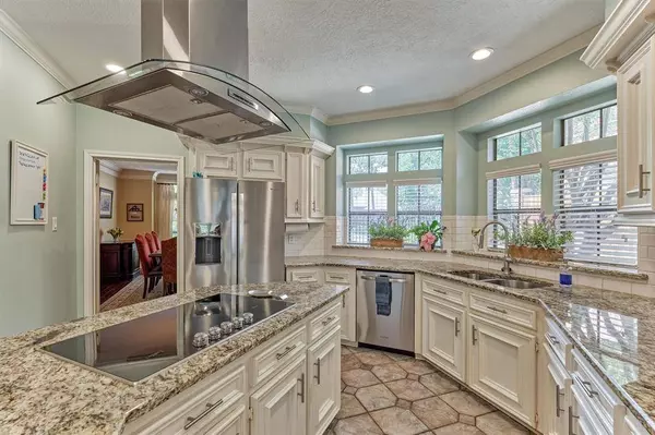 5211 Rothchilde CT, Houston, TX 77069