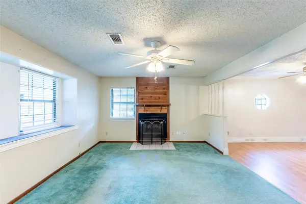 20089 Split Oak DR, New Caney, TX 77357