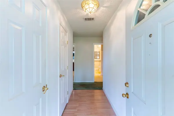 20089 Split Oak DR, New Caney, TX 77357