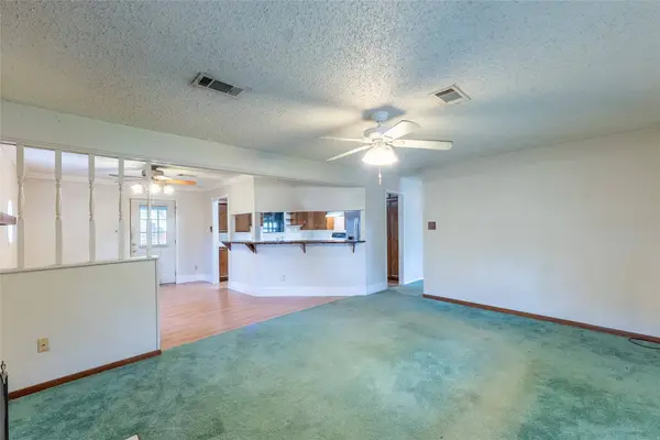 20089 Split Oak DR, New Caney, TX 77357