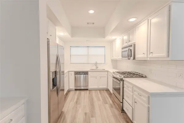 909 E 39th ST, Houston, TX 77022