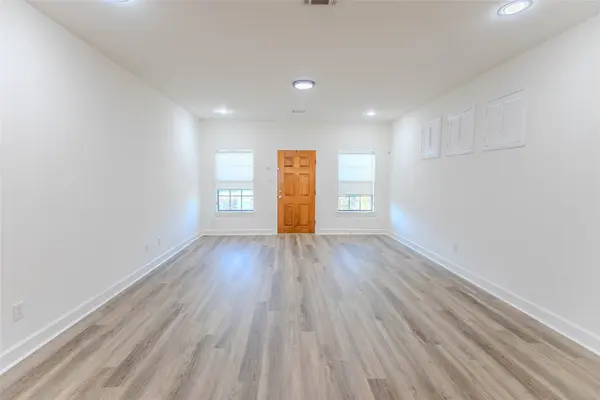 909 E 39th ST, Houston, TX 77022