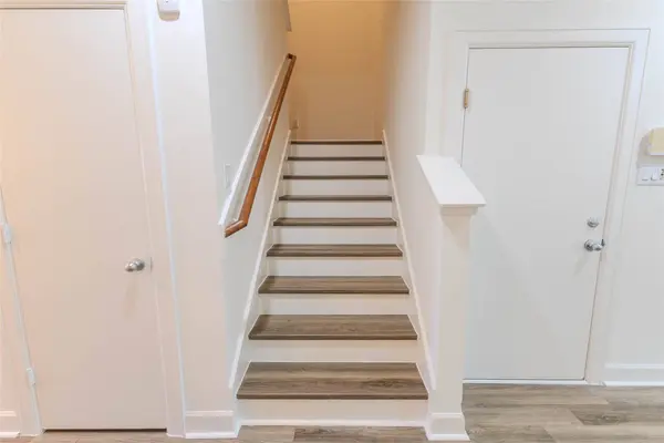 909 E 39th ST, Houston, TX 77022