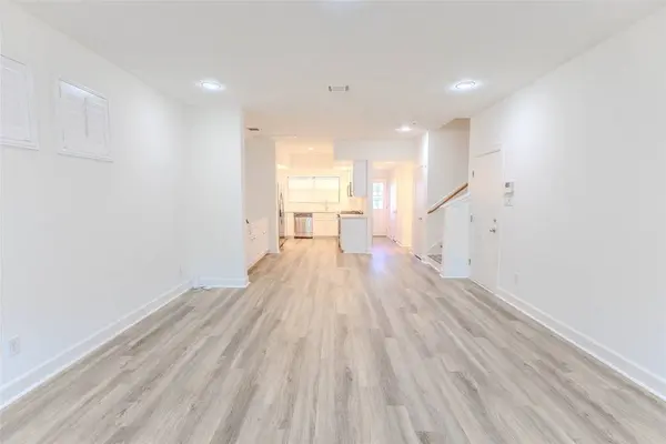 909 E 39th ST, Houston, TX 77022