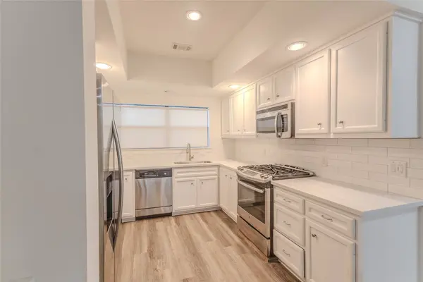 909 E 39th ST, Houston, TX 77022