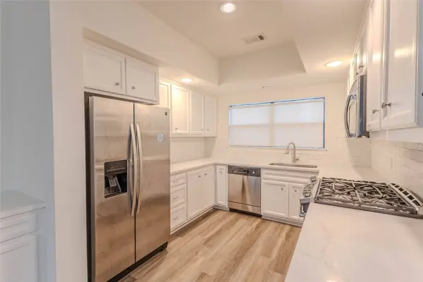 909 E 39th ST, Houston, TX 77022