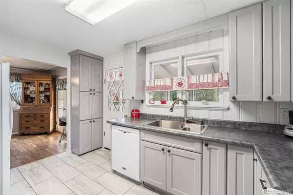 10 S Garland ST, Lakewood, CO 80226