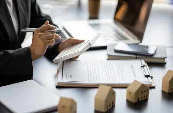 Ivy League Realty: What Is a Property Management Fee and What Does It Cover?