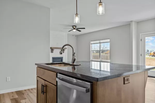 871 E Acacia Lane, Nixa, MO 65714