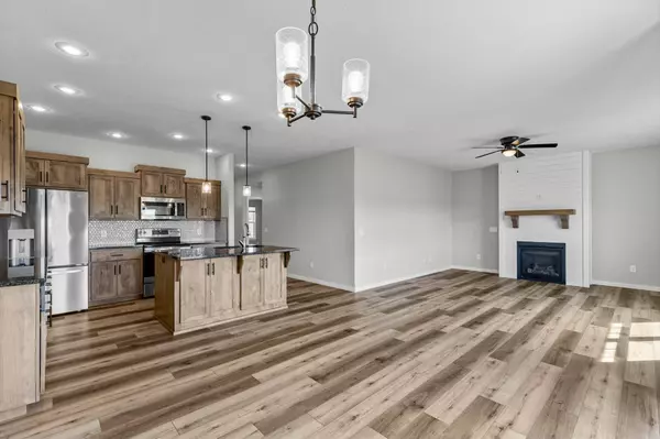 871 E Acacia Lane, Nixa, MO 65714