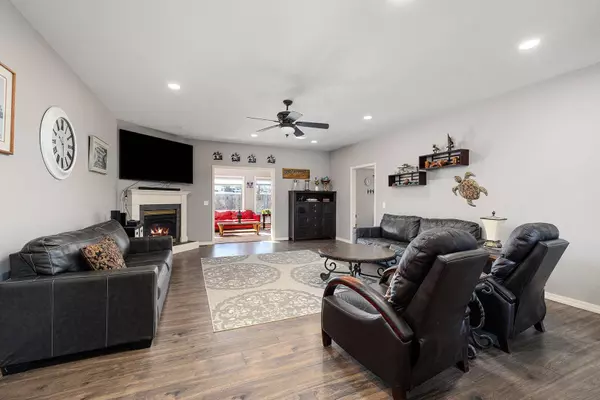 516 Chapel Hill Court, Nixa, MO 65714