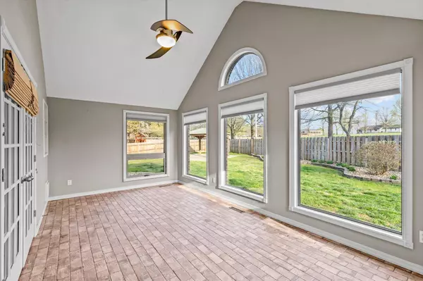 516 Chapel Hill Court, Nixa, MO 65714