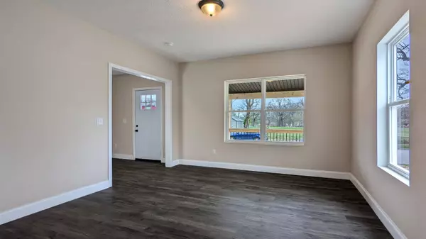 1923 N Campbell Avenue, Springfield, MO 65803