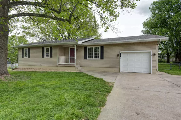 1107 E Mccracken Road, Ozark, MO 65721