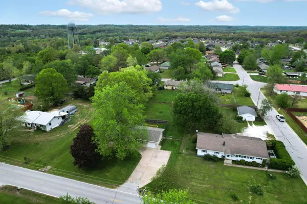 1107 E Mccracken Road, Ozark, MO 65721