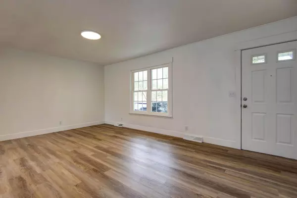 1107 E Mccracken Road, Ozark, MO 65721