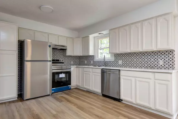 1107 E Mccracken Road, Ozark, MO 65721