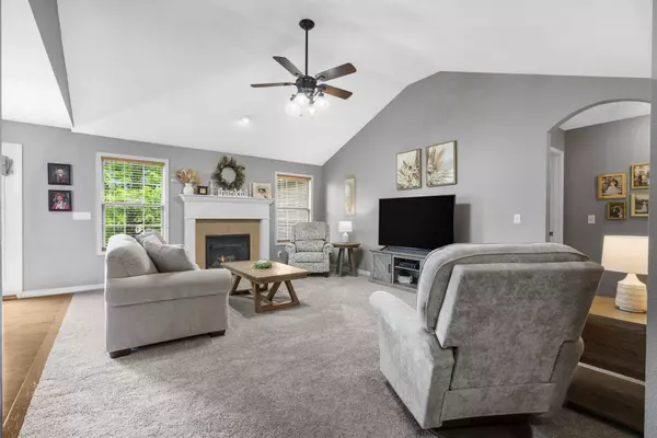 734 N Allison Street, Nixa, MO 65714