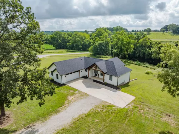 1286 E 415th Road, Bolivar, MO 65613