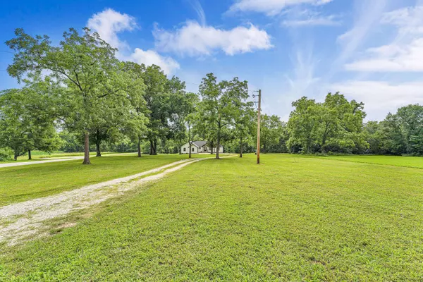 1286 E 415th Road, Bolivar, MO 65613