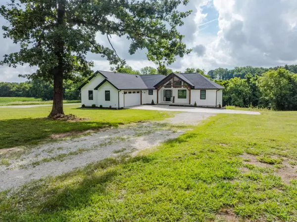 1286 E 415th Road, Bolivar, MO 65613