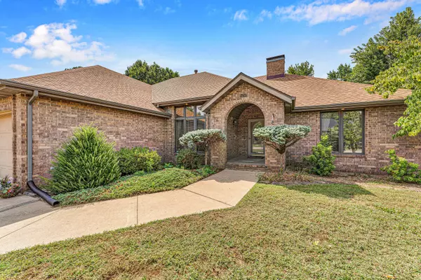 1152 W Woodhaven Street, Springfield, MO 65810