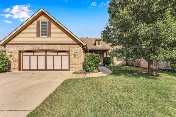 2902 S Ranch Drive, Springfield, MO 65809