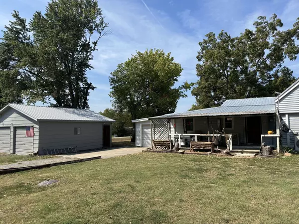 7 Box Street, Arcola, MO 65603