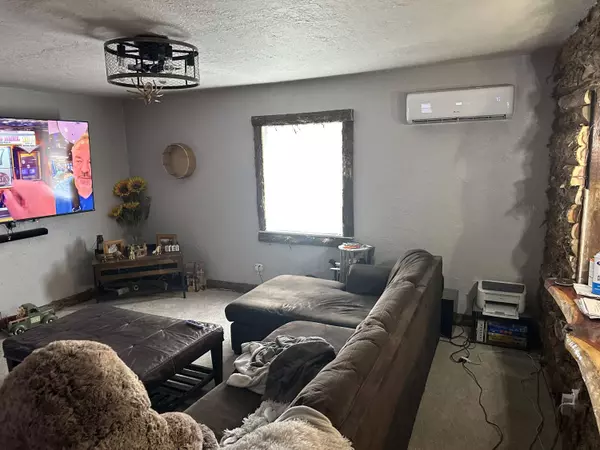 7 Box Street, Arcola, MO 65603