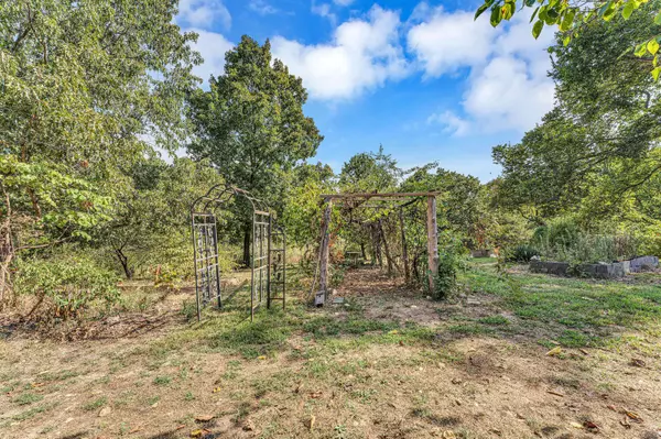 27535 Fr 2150, Cape Fair, MO 65624