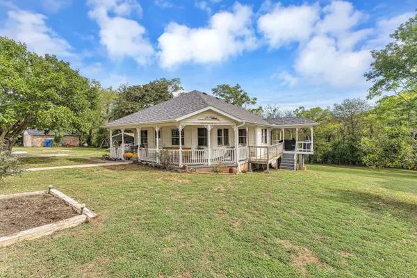 204 N Maple Street, Galena, MO 65656