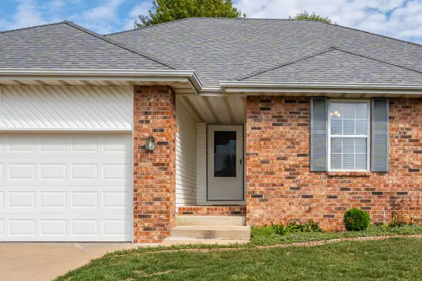 5208 N Turnberry Court, Ozark, MO 65721