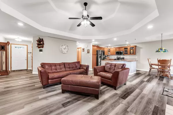 936 W Turnberry Boulevard, Ozark, MO 65721