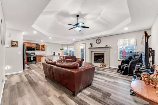 936 W Turnberry Boulevard, Ozark, MO 65721