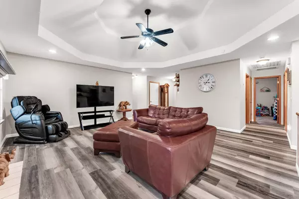 936 W Turnberry Boulevard, Ozark, MO 65721