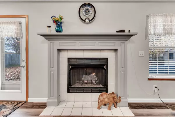 936 W Turnberry Boulevard, Ozark, MO 65721