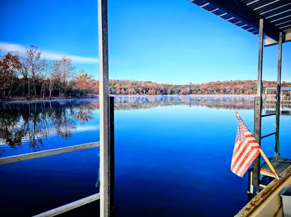 000 Century Lane, Lampe, MO 65681