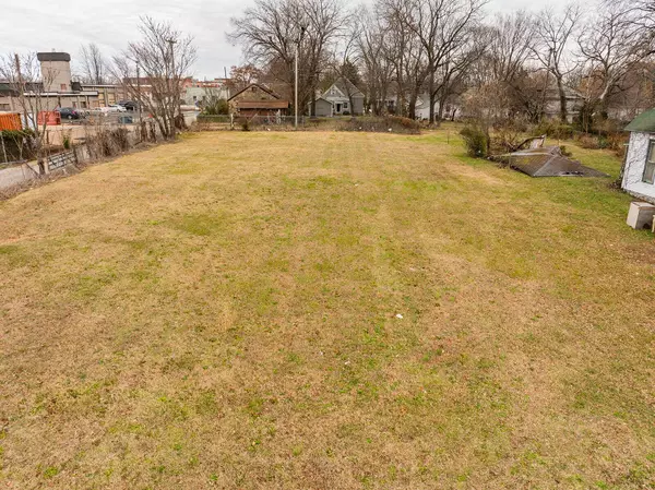 1636 N Grant Avenue, Springfield, MO 65803