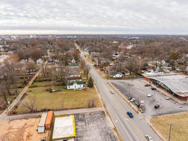 1632 N Grant Avenue, Springfield, MO 65803