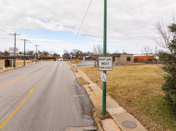 1636 N Grant Avenue, Springfield, MO 65803