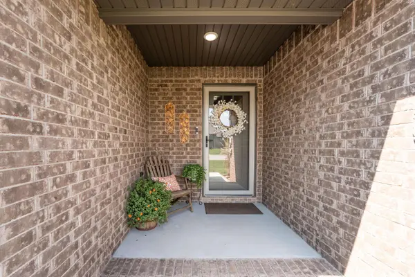 6089 S Canterbury LN, Battlefield, MO 65619