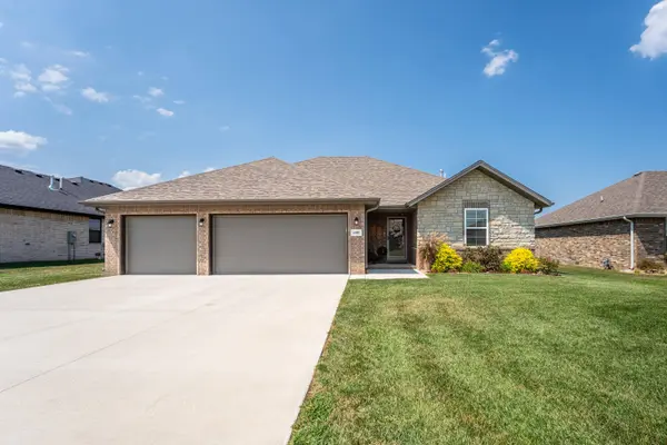 6089 S Canterbury LN, Battlefield, MO 65619