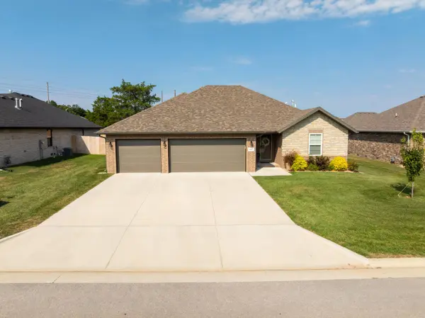 6089 S Canterbury LN, Battlefield, MO 65619