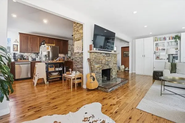 1030 N Cordova, Burbank, CA 91505