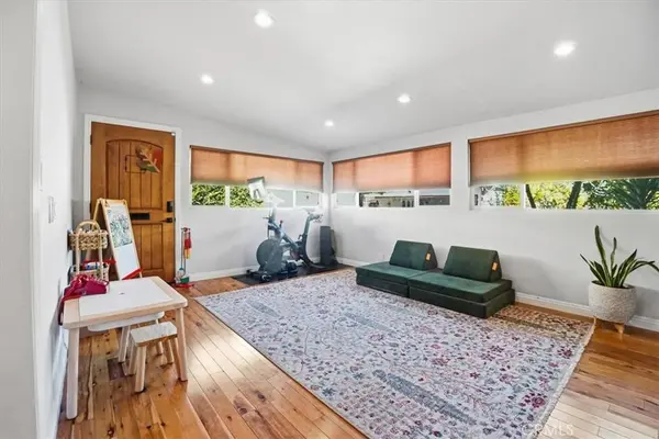 1030 N Cordova, Burbank, CA 91505