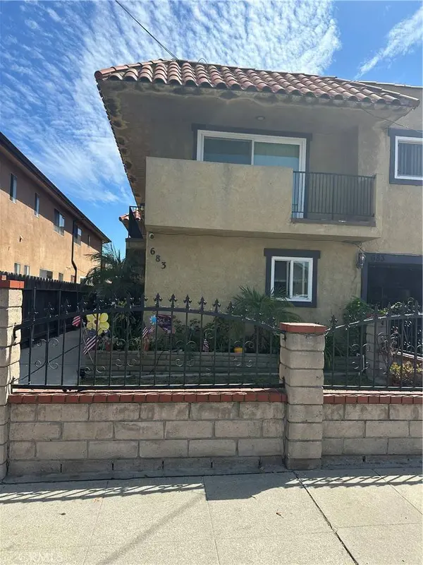 683 W 12th #2