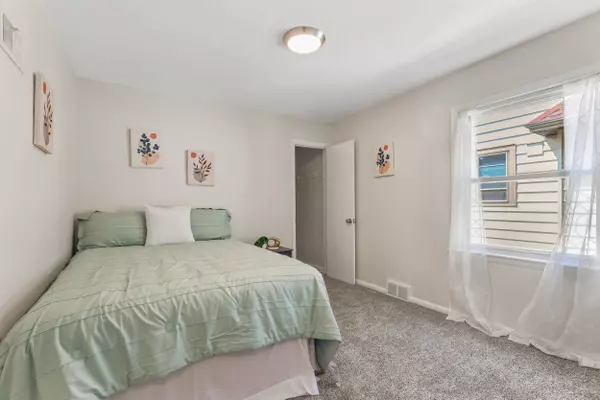 2919 N 54th St, Milwaukee, WI 53210