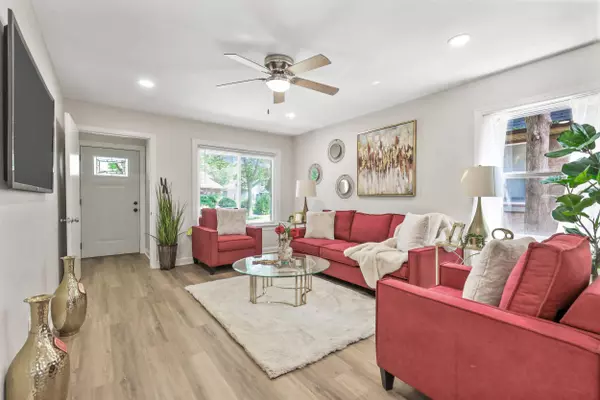 2919 N 54th St, Milwaukee, WI 53210